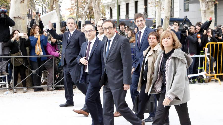 El 2 de noviembre del 2017 los exconsellers Rull, Mundó, Romeva, Turull, Bassa, Forn i Borràs ingresaron en prisión, junto a Junqueras. Puigdemont estaba en Bruselas. FOTOS: ACN