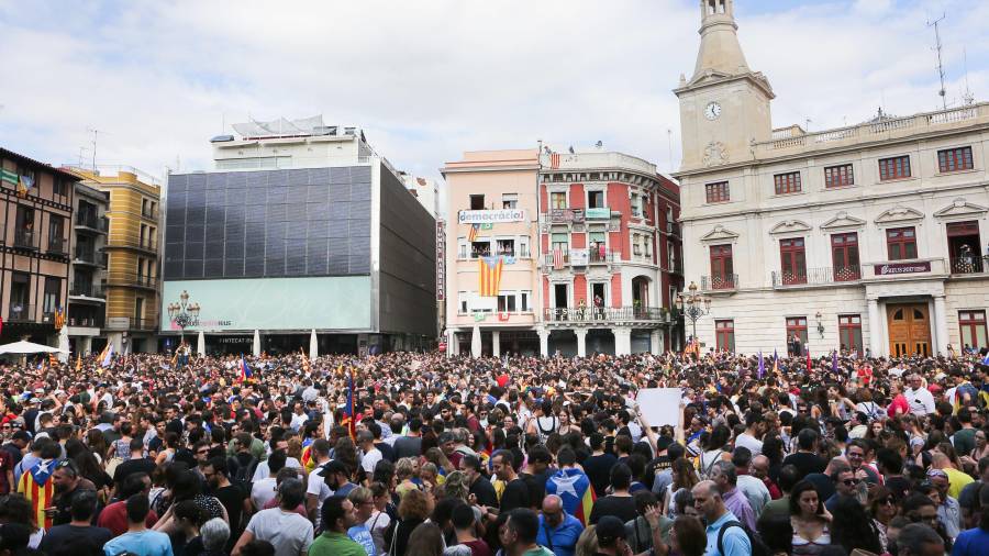Imagen de la concentración del 3-O en el Mercadal. Foto: A. Mariné