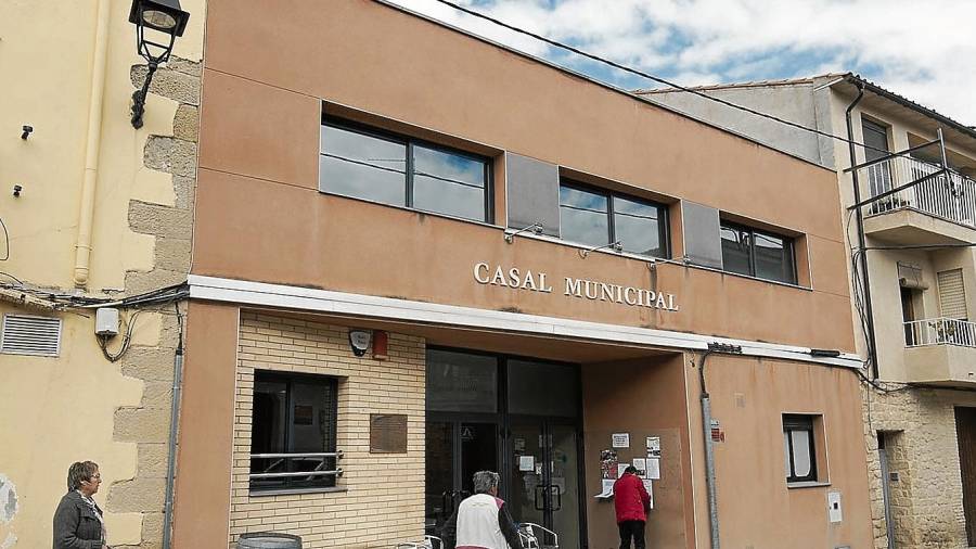 Caseres (Terra Alta). - Caseres (Terra Alta). 05.04.2019. Casal municipal