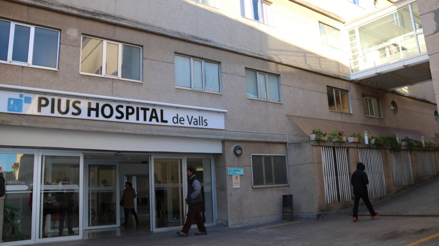 Fachada del hospital de Valls. FOTO: DT