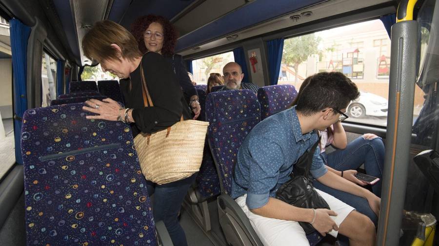 Més del 60% dels viatges en transport públic per carretera a l’Ebre es fan amb la targeta T10/120. FOTO: J. R.