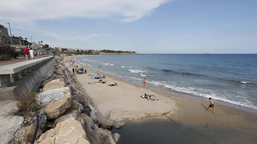 Muere ahogada una mujer de 50 años en la playa del Miracle de Tarragona