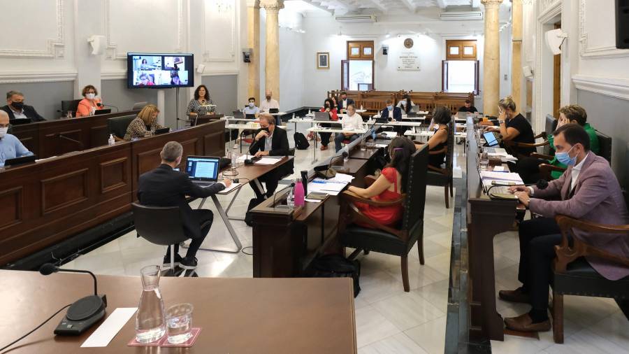 Imatge de la sessió del plenari municipal celebrada aquest divendres. Foto: F. Acidres