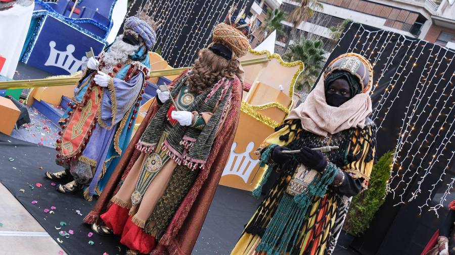 Los Reyes Magos llegan a Reus. FOTO: Fabián Acidres