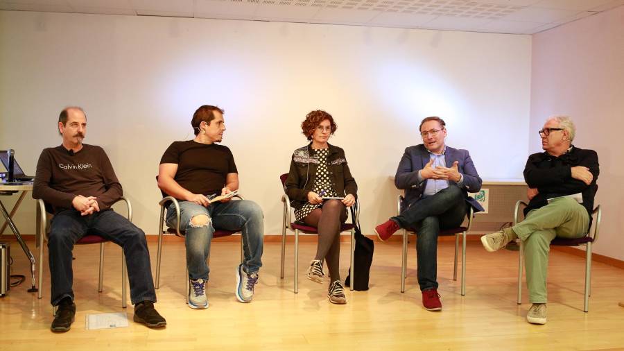 Jordi Savall, Iván Sanz, Mercè Dalmau, David Chatelain y Robert Benaiges, ayer en el debate. FOTO: F. Acidres