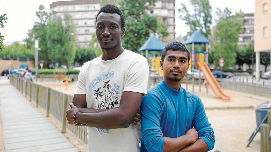 Ghislain y Tuhim, dos refugiados que llegaron con el Open Arms. Viven en Reus. Foto: Alba Mariné
