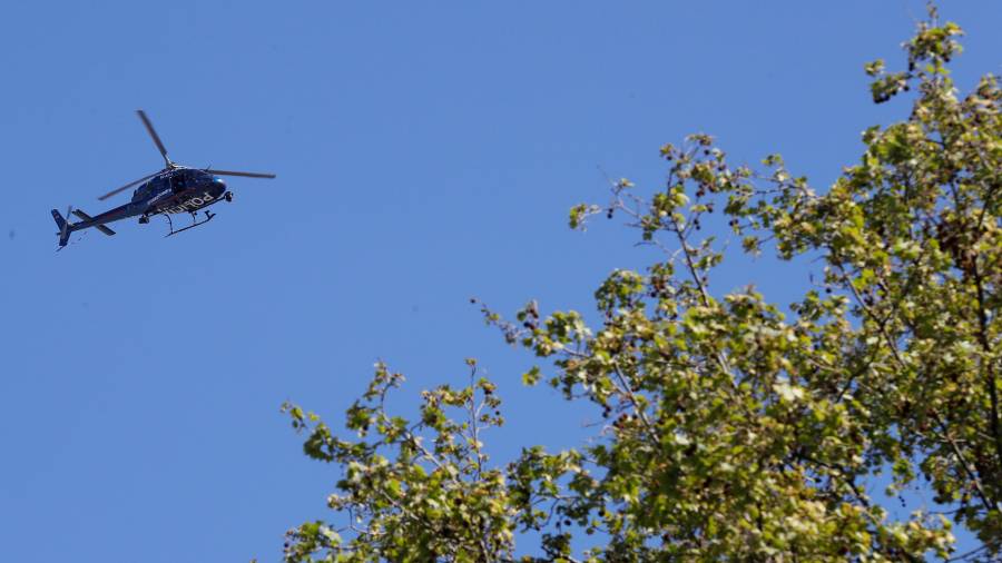 Imagen de archivo de un helicóptero de los Mossos. EFE