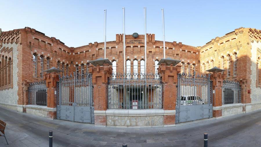 La sede del rectorado de la Universitat Rovira i Virgili, en el antiguo Escorxador de Tarragona. FOTO: PERE FERRÉ/DT