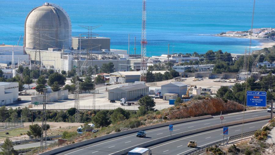 Imagen del complejo de a central nuclear de Vandellòs II. FOTO: PERE FERRÉ/DT