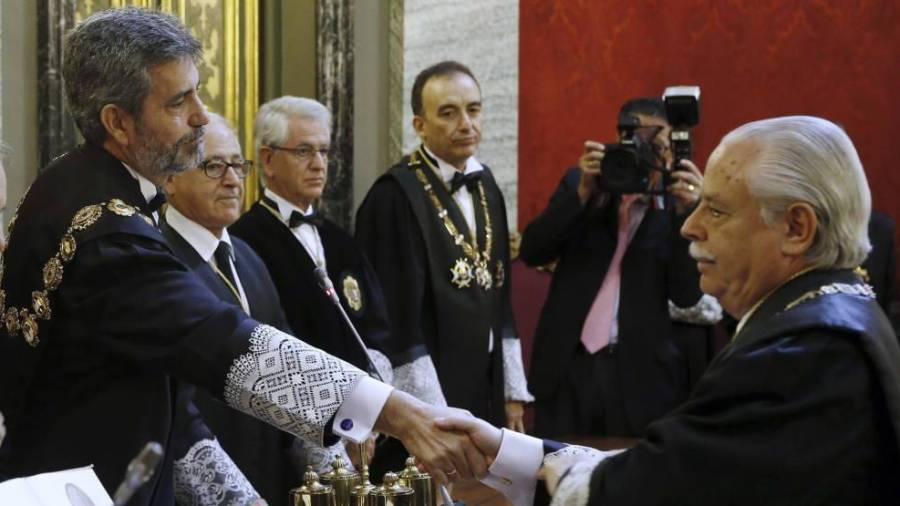 El nuevo teniente fiscal del Tribunal Supremo Luis Navajas (d). FOTO: EFE