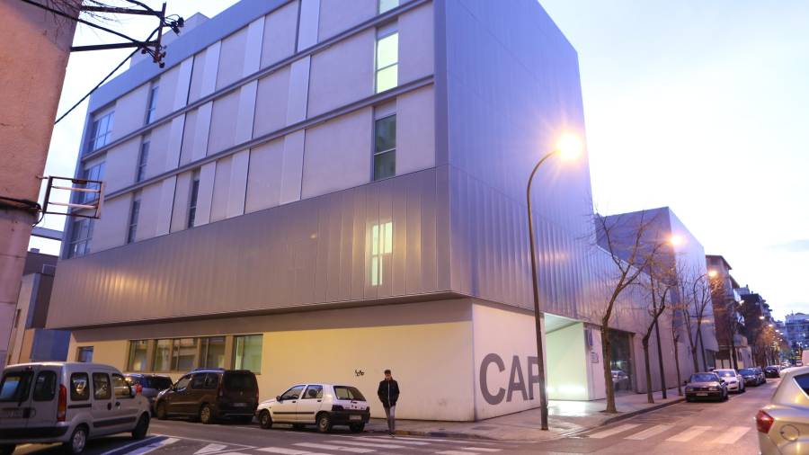 Imagen exterior del edificio que albergará la residencia de ancianos de Horts de Miró. FOTO: alba mariné