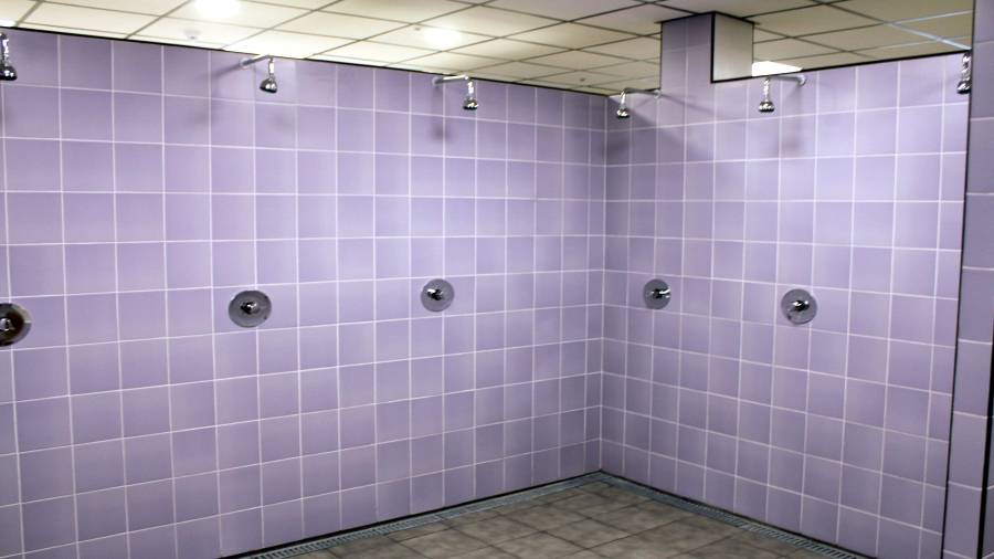 Las muestras recogidas se llevaron a cabo en las duchas del pabellón de Salou.