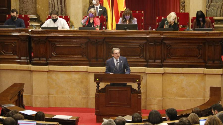 Jaume Giró, conseller de Economía y Hacienda, durante su intervención en el Parlament.