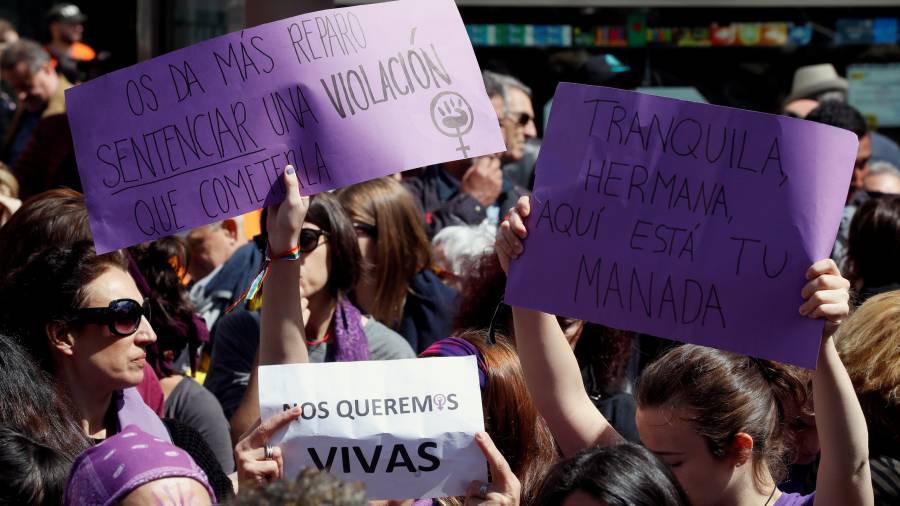 Manifestación feminista en protesta por la sentencia del caso La Manada. Foto: EFE