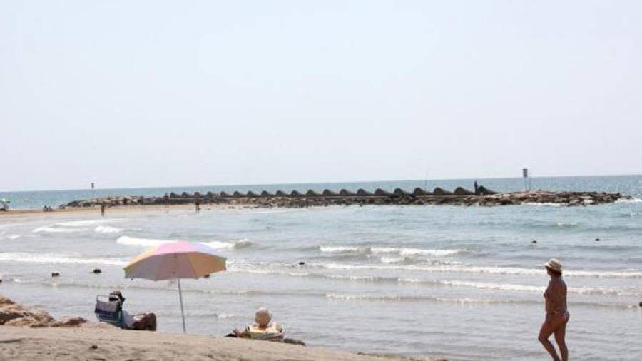 Las playas de Cunit todavía tienen usuarios.