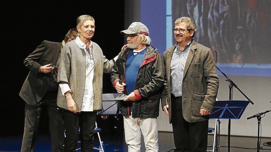 Josep Royo en el moment de rebre el Premi Tarragonès de creació. foto: pere ferré