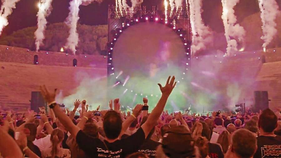 Fotograma del concierto de David Gilmour en Pompeya.