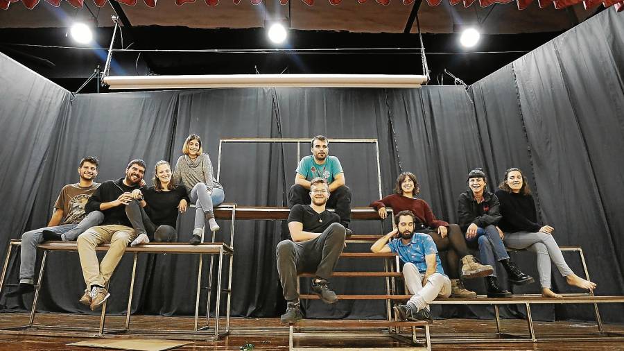 Integrantes de Tornavís Teatre, en el Martí i Franquès. FOTO: Pere Ferré