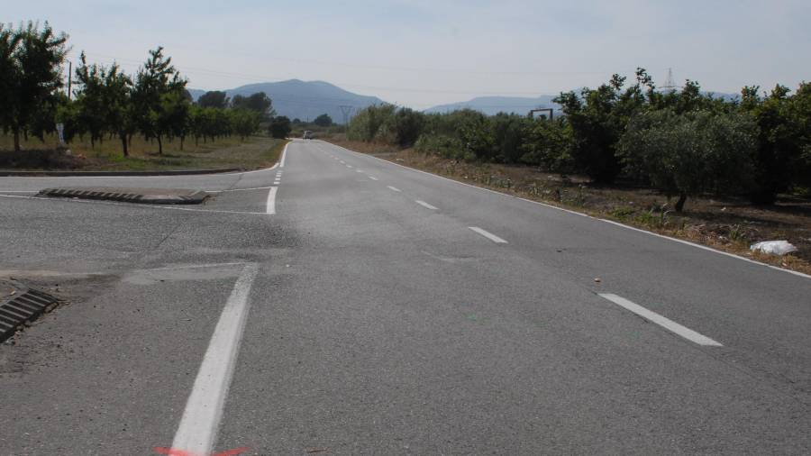 El accidente ha tenido lugar en este tramo de la carretera TV-7223. Foto: Ângel Juanpere/DT