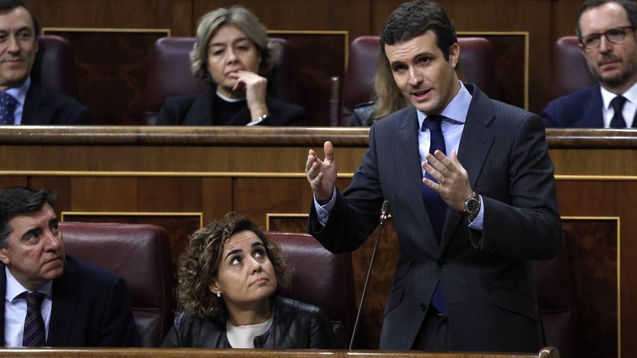 El líder del PP, Pablo Casado, durante su intervención en la última sesión de control al Ejecutivo del año en el Congreso. FOTO: EFE