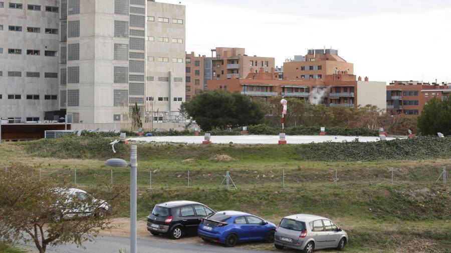 El Hospital Joan XXIII de Tarragona realizó unas obras para facilitar el aterrizaje y el despegue nocturno en el helipuerto. FOTO: PERE FERRÉ