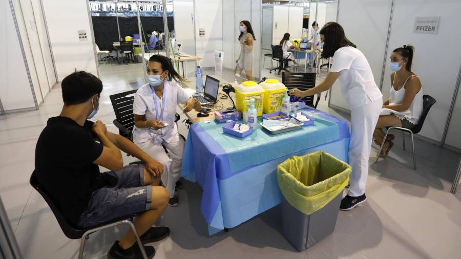 Se han vacunado 1.251 personas en las últimas 24 horas en Tarragona. Pere Ferré