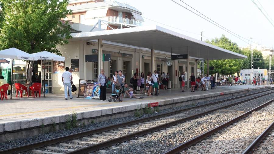 La estación de Salou pasará a ser una de las paradas del futuro tren-tranvía. FOTO: Alba Mariné/DT
