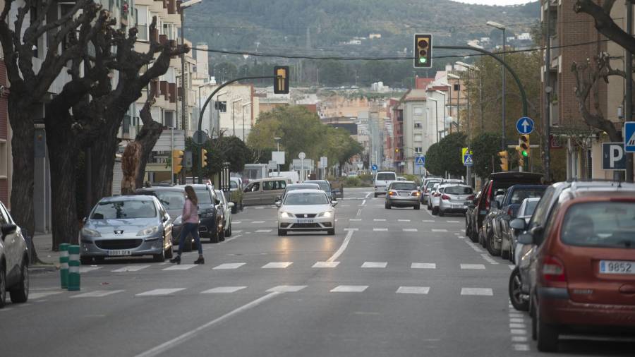 La avenida Ports de Caro de Roquetes. Foto: Joan Revillas/DT