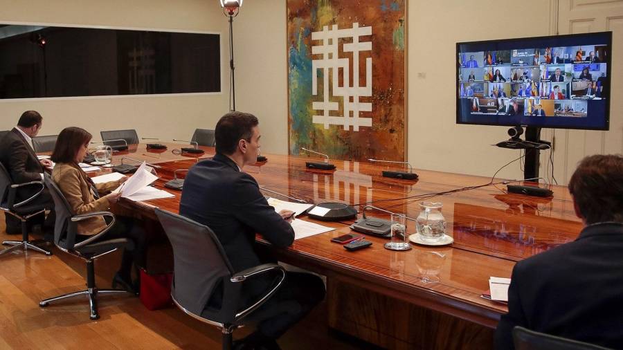 Imagen de la videoconferencia de Pedro Sánchez con los presidentes autonómicos. EFE