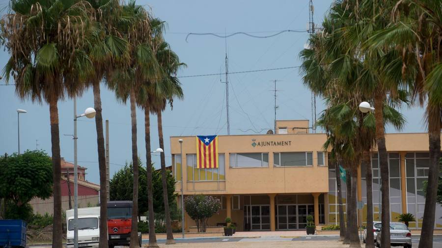 L’Ajuntament de Deltebre seria el primer municipi ebrenc en tirar endavant una proposta així. Foto: Joan Revillas