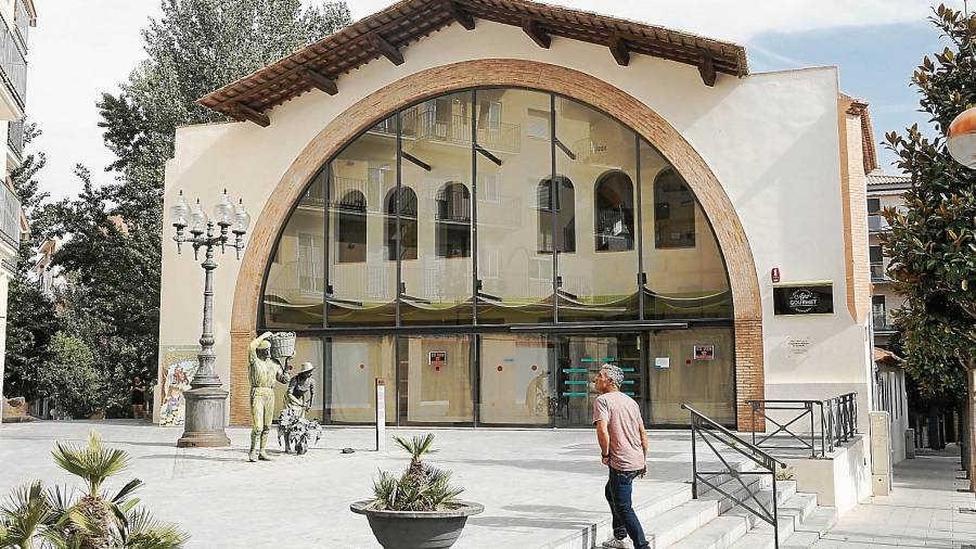 El Museo de la Cooperativa Agrícola fue catalogado como Bé Cultural d’Interès Local este año y en septiembre se puso en venta. FOTO: Alba Mariné