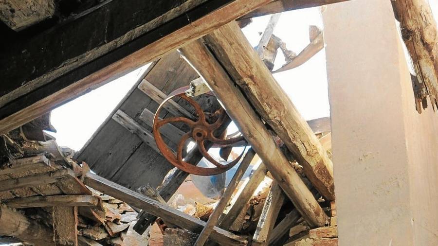 Imatge de la teulada de la Guixera el Tòful que es va esfondrar fa uns dies. FOTO: Toquem l’Arpa Vilaverd