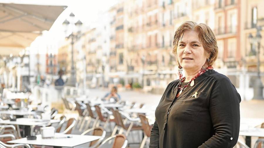 Paula Varas, el pasado jueves en la Plaça de la Font antes de la entrevista que concedió al ‘Diari de Tarragona’. FOTO: ALBA MARINÉ