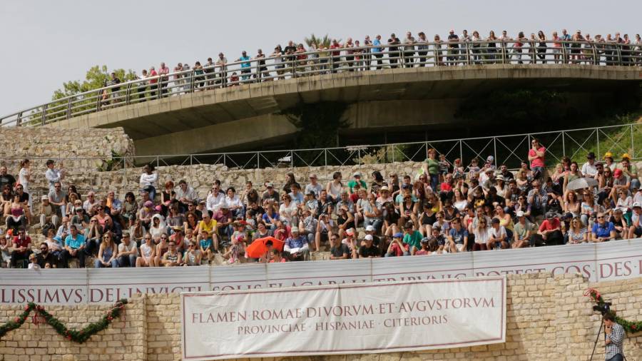 El Amfiteatre, lleno para ver a los gladiadores. FOTO: P.FERRÉ