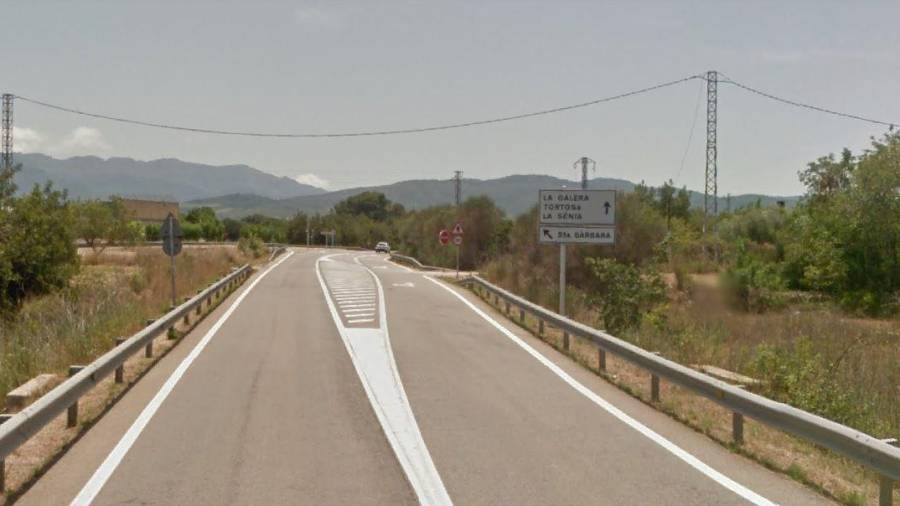 I aquest matí un turisme s'ha sortit de la via a laT-1025, de Mas de Barberans a Santa Bàrbara. FOTO. Google Maps