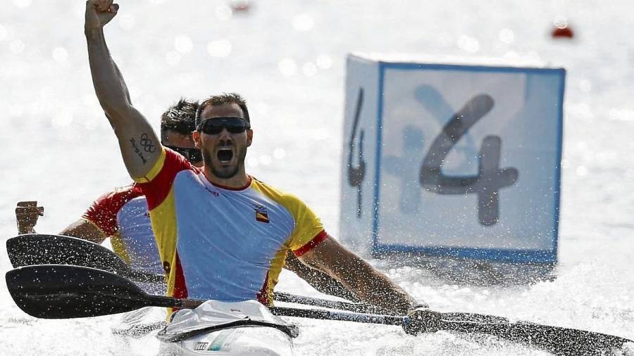 Craviotto, celebrando su oro en los Juegos Olímpicos de Río’2016 en K2 200 metros. FOTO: DT