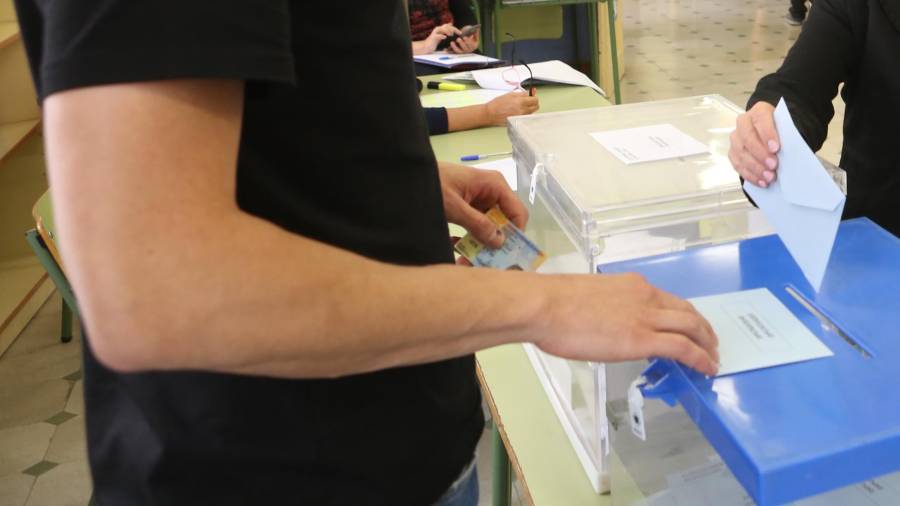 Imagen de un voto para estas elecciones municipales. FOTO: Pere Ferré