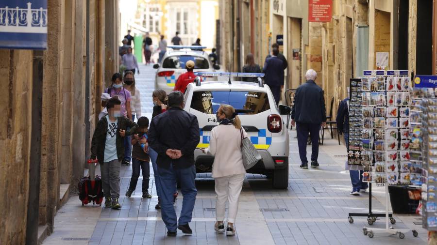 Restauradores, comerciantes y empresarios de esta zona de Tarragona reclaman soluciones tras la pelea multitudinaria del martes. Foto: P.F.