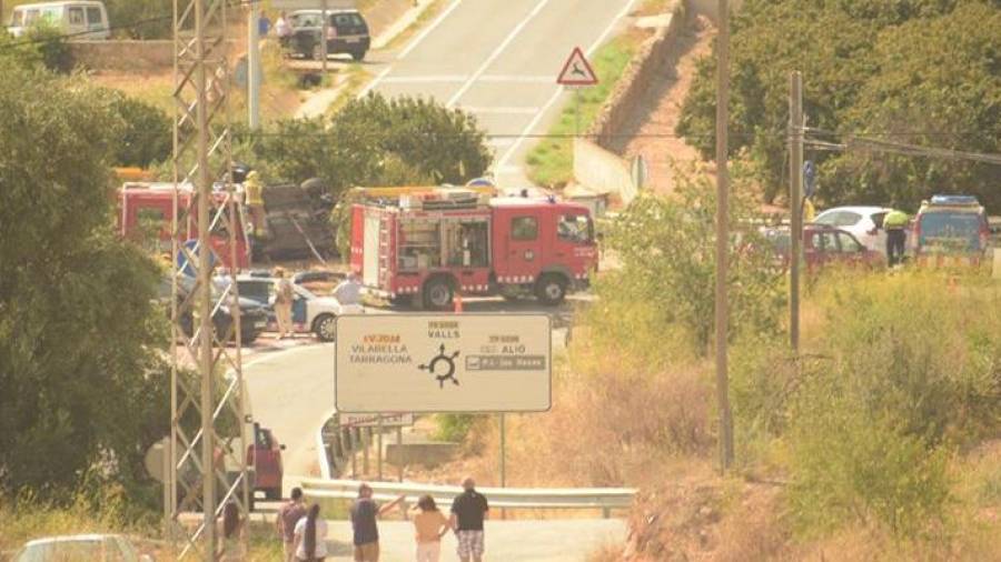 Imagen del lugar del accidente, en la entrada de Puigpelat. Foto: José L. García