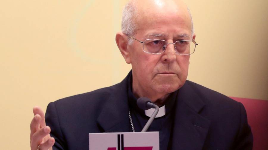 El presidente de la Conferencia Episcopal Española (CEE), Ricardo Blázquez, durante la rueda de prensa que ha ofrecido para informar de la reunión sobre los abusos a menores en la Iglesia que se ha celebrado en el Vaticano.
