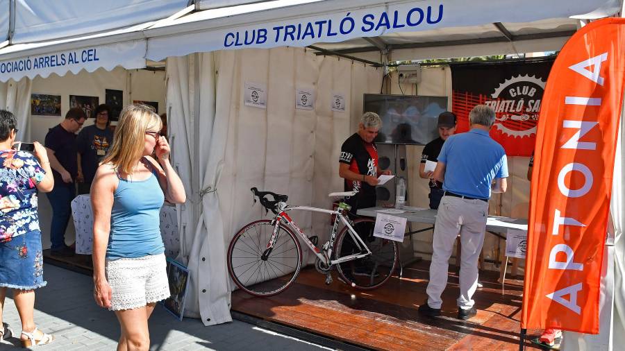 El Club Triatló Salou es una de las cuatro entidades de nueva creación que participa por primera vez en la Fira d'Entiats. Foto: Alfredo González
