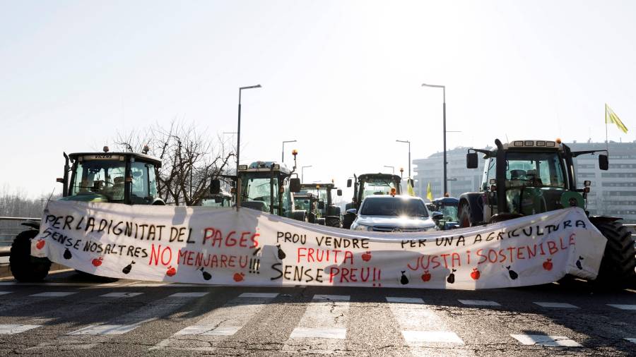 Varios miles de personas y centenares de tractores han colapsado hoy las calles de Lleida. Foto: Oscar Cabrerizo