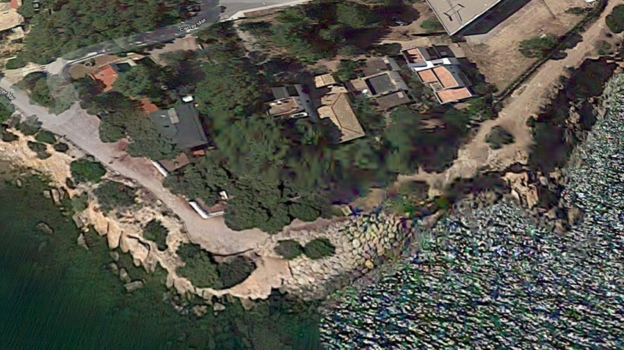 Imagen aérea de la zona de rocas de la Platja dels Capellans de L'Ampolla. FOTO: Google
