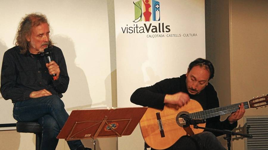 El cantant Joan Reig durant la presentació del Music Valls Va de Vins, ahir. FOTO: ACN
