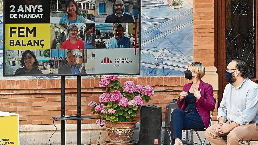 La vicealcaldesa Noemí Llauradó y los concejales de ERC, durante el acto de balance de la mitad de la legislatura. FOTO: Alfredo González