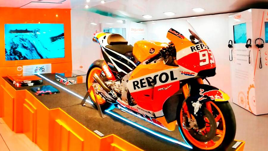 Imatge d'una de les motos Honda del Mundial de Motos GP patrocinada per Repsol. FOTO: Repsol