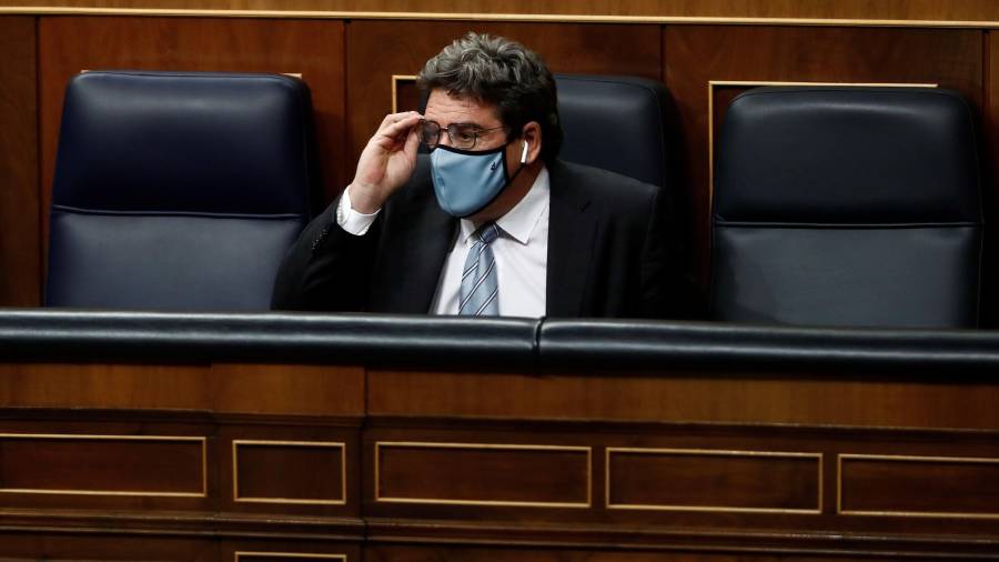 El ministro de Seguridad Social, José Luis Escrivá, ayer en el Congreso.  FOTO: EFE