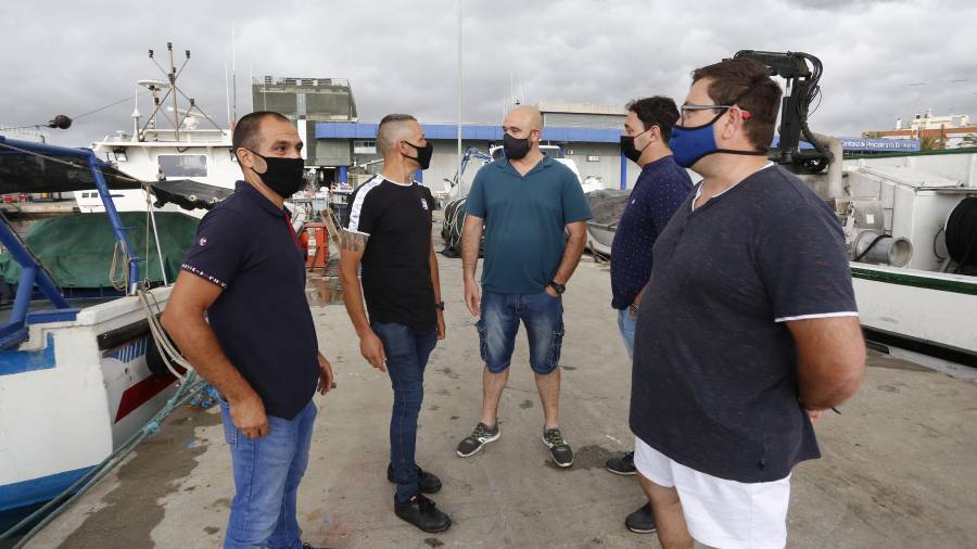 Tomás, Jaume, Òscar, Josep Miquel y Ramon, el jueves, en la Confraria. FOTO: PERE FERRÉ