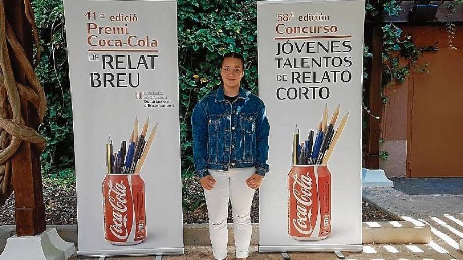 Carme de la Plaza Pons ganó el concurso literario de Coca-Cola. Recibió el premio el sábado en PortAventura. FOTO: Cedida