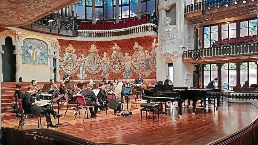 Un momento de los ensayos de ‘Mozart Reload’ este lunes en el Palau de la Música Catalana. FOTO: Cedida